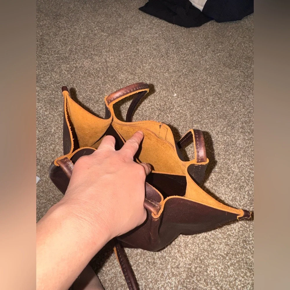 Portland Leather Tote Devan Bucket Tote in Color Grizzly - Picture 10 of 11